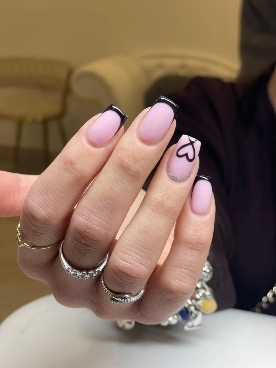 Manicure elegante – Eleganza centro estetico Roma Appia