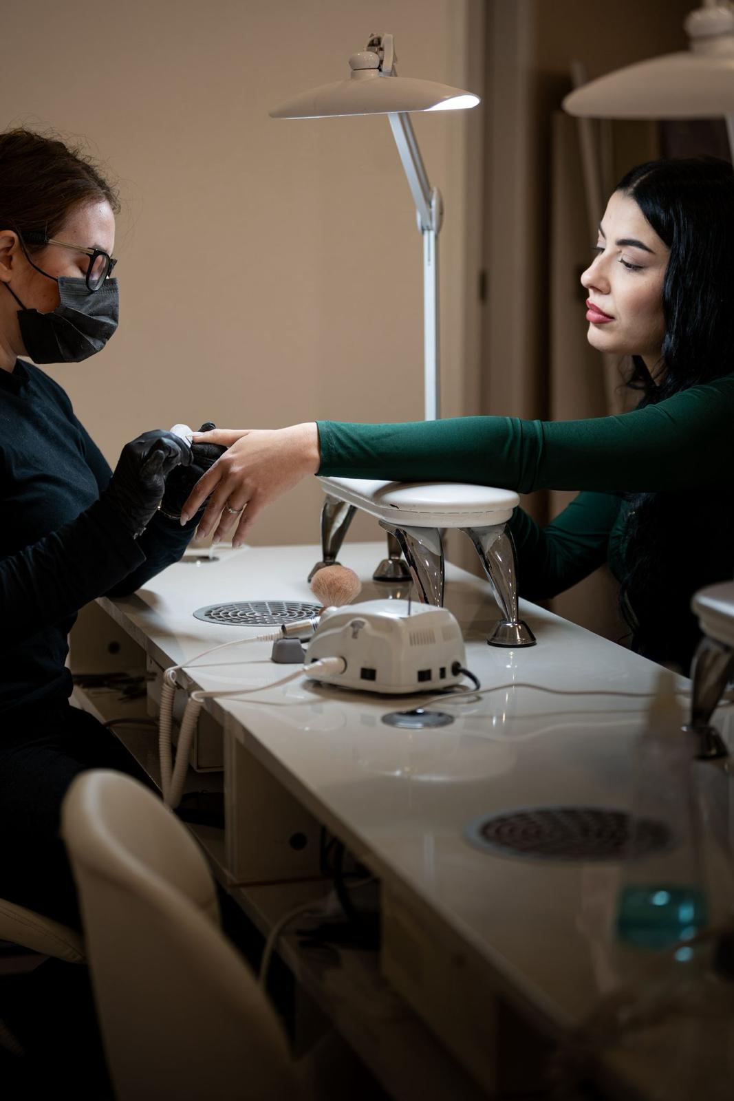 Mani, Piedi & Beauty